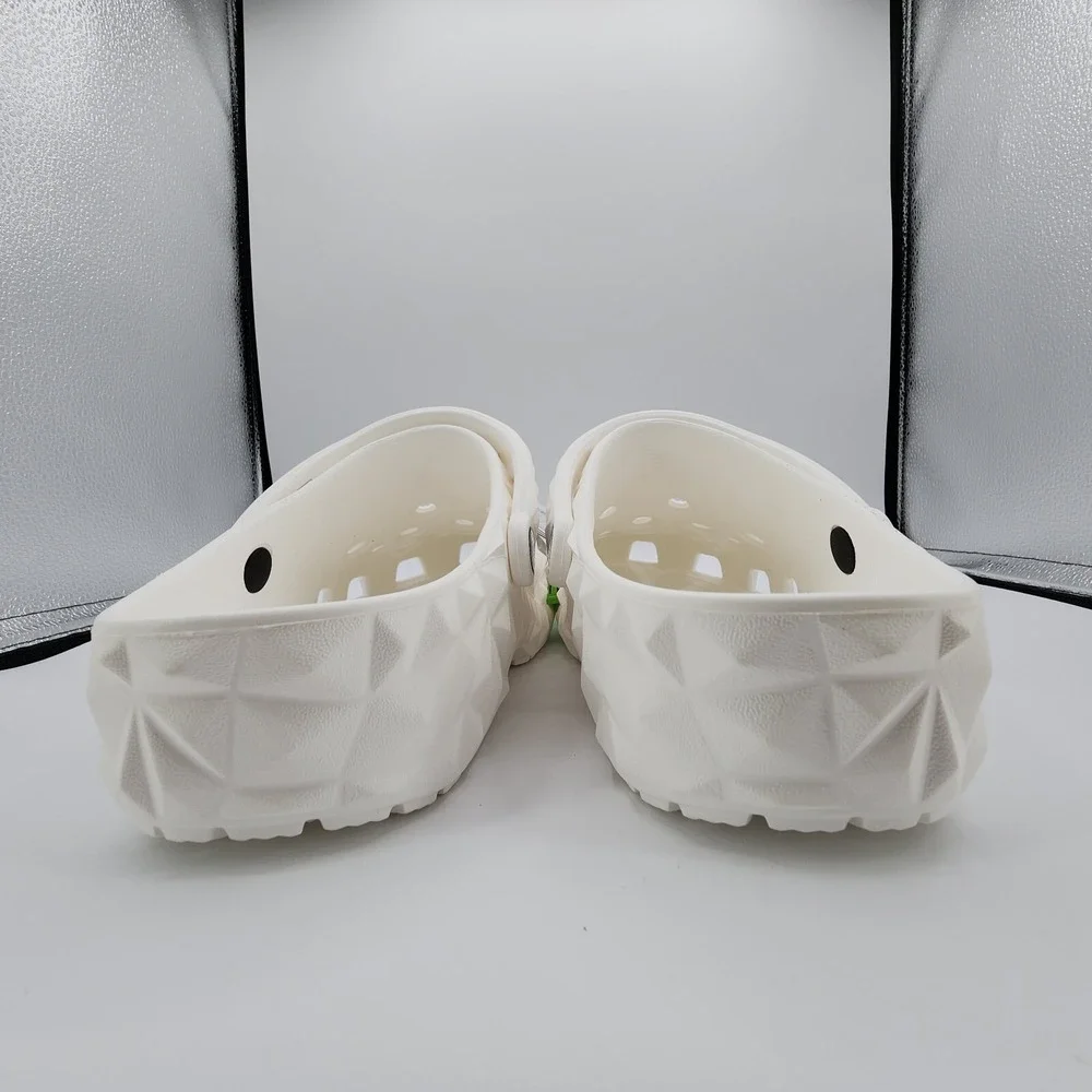 Crocs Classic‎ Geometric Clog Slides Sandal 209563-100 White Men's Size 10 NEW
